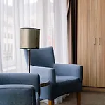 Stadshotel De Klok 3* ברדה