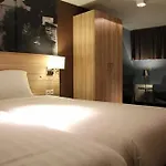Stadshotel De Klok מלון ברדה