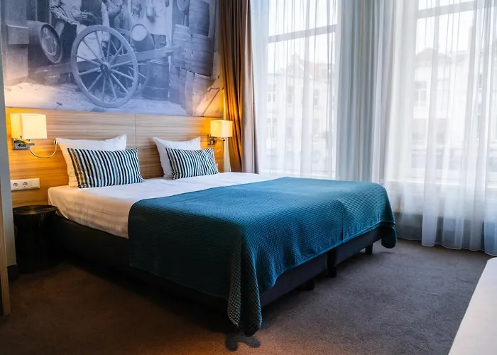 Stadshotel De Klok Hotell 3*