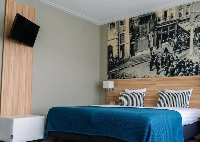 Stadshotel De Klok Hotell