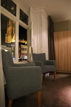 Stadshotel De Klok 3*